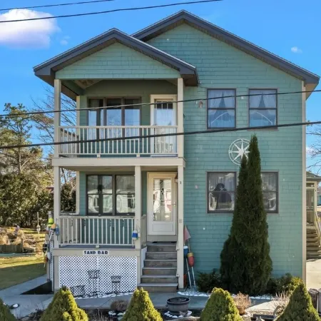 "Tide Vibes" at Ferry Beach - a 4 Bed/3 Bath Spacious Retreat for 13!