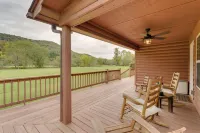 Hiawassee Riverfront Cabin 7 Mi to Lake Chatuge! - 3 étoiles