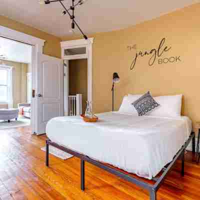 Short North - Convention - King Bed - Parking Free Rooms