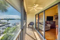 Waterfront condo with easy water access to world class fishing and sightseeing. Hotels in Bokeelia