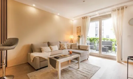 Wunderschöne Wohnung mit Terrasse Nähe Airport BER