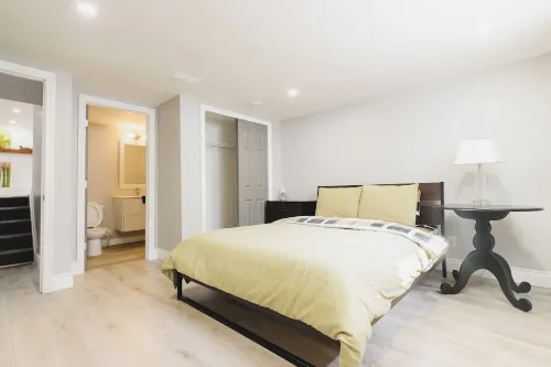 The Hanna Home- Inground Pool Hotels in Sarnia