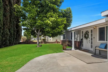 Spacious OC Home Near Disneyland