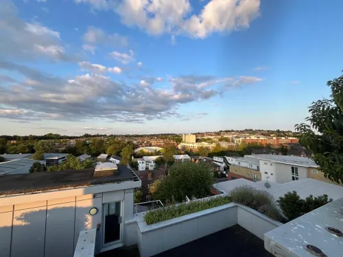 In the heart of Guildford and the Surrey Downs, 35 minutes by train from London