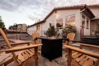 20m to Sedona, Mountain Views, Fireplace Delight