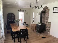 Cozy 4-bedroom cottage in enjoyable Elbe with WiFi on 16 wooded acres