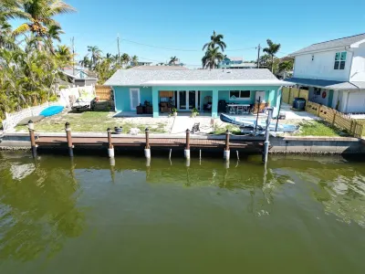 Charming 2-bedroom house with Gulf Access in cool Matlacha Hotels in der Nähe von Bat House Park