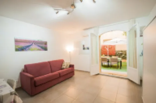 1 Bedroom Apartment in Nice Hotel a Fabron