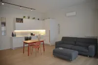Apartment with large living and kitchen in the center of Brindisi with parking space
