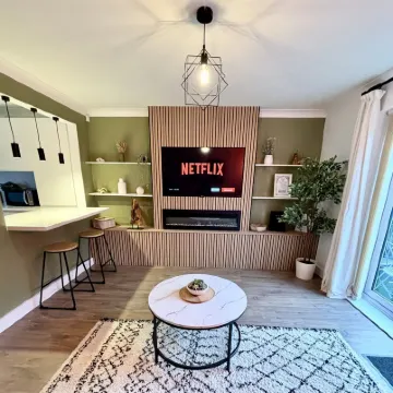 Luxury Hot Tub 1 King Bed 1 Single Bed Private Parking 90sec walk to the beach