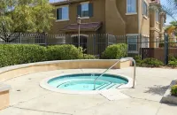 Spacious 4-bedroom townhome with Pool, WiFi, AC in marvelous Murrieta