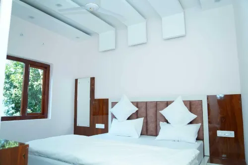 Hotel Mandakini Palace