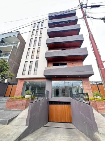 Luxury apartment/3 Beths/3 Queen Beds 2 1/2 Baths