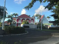 APARTMENT DUPLEX WITH SEA VIEW, The best situation in Saint-François !!! Hotels in 