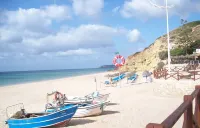 Holiday Apartment 100 meters from the beach Hotel a Salema