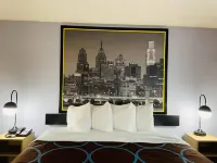 Super 8 by Wyndham Gloucester