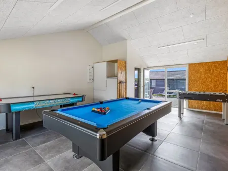 "Eino" - 30m from the Sea