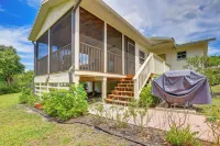 Private and Picturesque Escape on Lake Henry! - Pet friendly