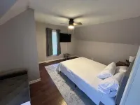 Charming 2-bedroom bungalow with WiFi and AC in brilliant Stillwater