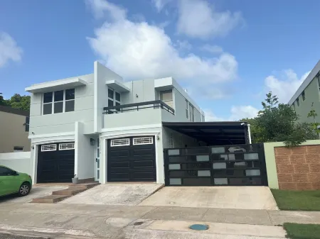 Coastal Town Retreat in Dorado, PR Отели в г. Дорадо