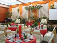Makassar Golden Hotel - balcony