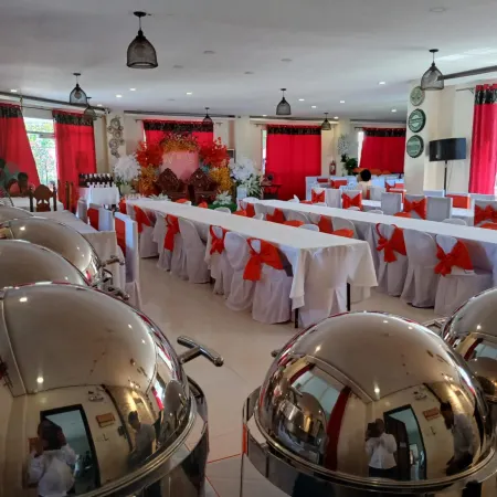 Three M's Hotel and Restaurant