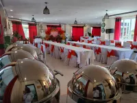 Three M's Hotel and Restaurant - พร้อมอาหารเช้า
