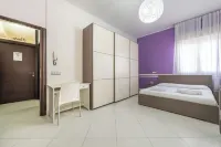 Thanit Rooms