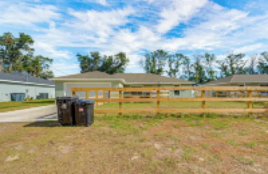 距離Rainbow Springs 2英里：帶熱水浴缸的家！