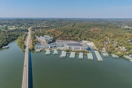 Lake of the Ozarks Premier lakefront 3-bedroom condo. Fishing, Swimming,boating.