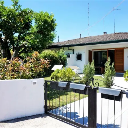 Inviting Porto Santa Villa for 6