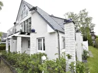 Geräumige Wohnung Mit Garten in Zingst
