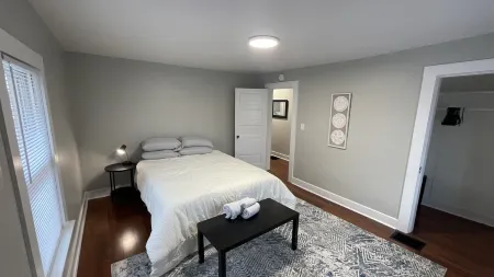 Anchors Away! New Haven Home! 2BR Upper Level