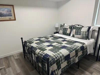 Holiday Ready Lake Home for Your Family to Enjoy! Cozy. Calm. Beautiful. Hotel a 