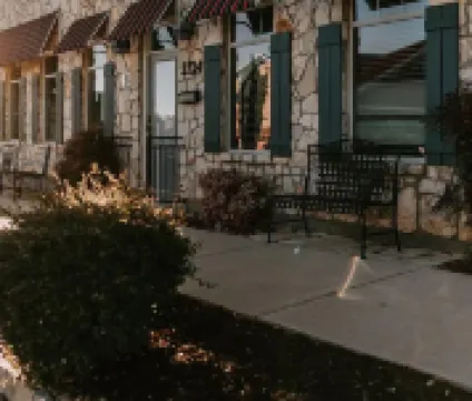 GrueneGusthaus#2|Private Condo + Golf Cart Rentals