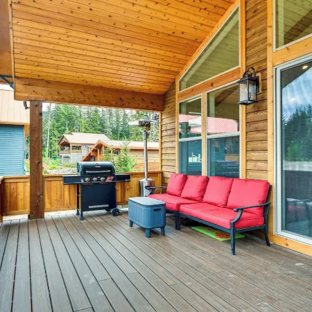 Government Camp Vacation Rental w/ Private Hot Tub