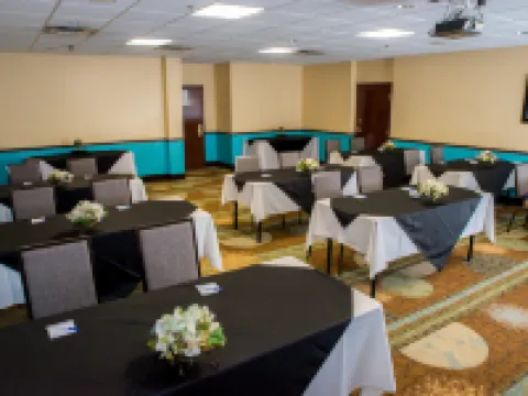 Holiday Inn Express & Suites COCOA by IHG Hotels in Cocoa