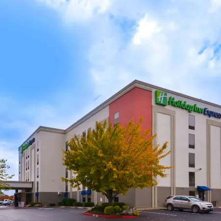 Holiday Inn Express & Suites FAYETTEVILLE-UNIV OF AR AREA by IHG