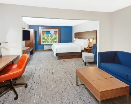 Holiday Inn Express & Suites URBANA-CHAMPAIGN (U OF I AREA) by IHG Hotels in Urbana