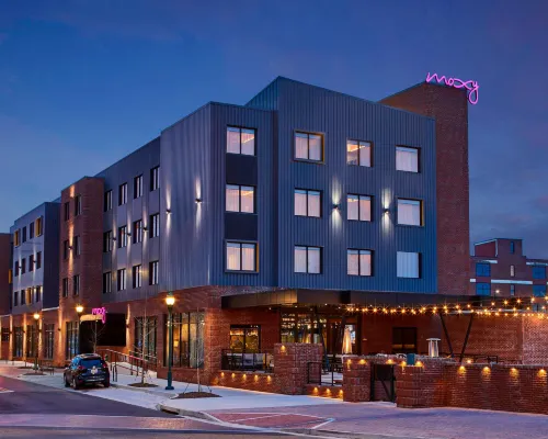 Moxy Chattanooga Downtown Hotels in Chattanooga