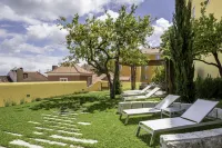 Tandem Palacio Alfama Suites Hotels near Santa Apolonia Train Station