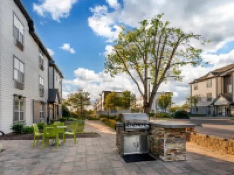 Dulles Suites Hotels in Potomac