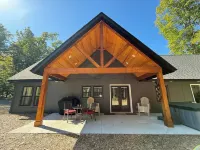 Cranberry Lodge - Hot Tub - Gaming Tables - Pet-Friendly - Sleeping Bear Dunes