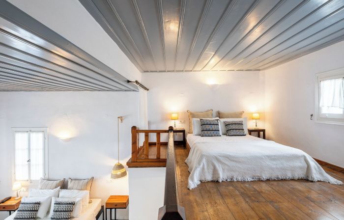 Lighthouse Hotel
