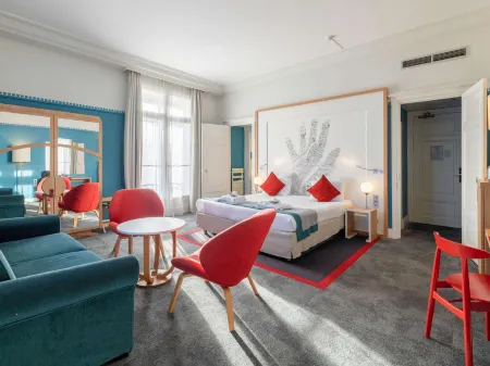 Hôtel Mercure Lyon Centre Château Perrache Отели рядом с достопримечательностью «Университет Люмьер Лион 2 - Кампус Берж дю Рона»