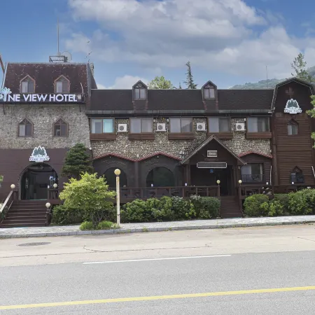 Sokcho Pine View Hotel Отели рядом с достопримечательностью «Храм Синхынса»