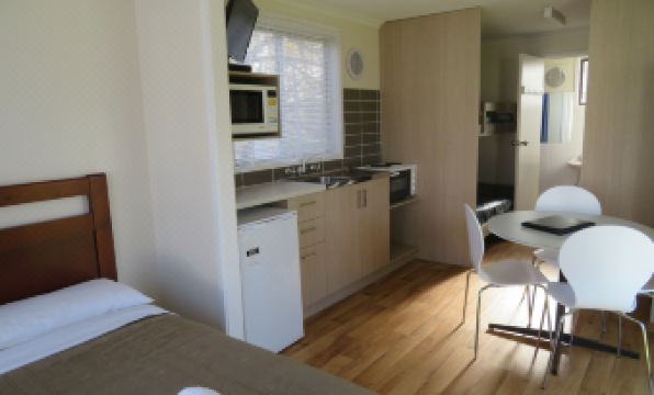 Warrnambool Motel and Holiday Park