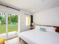 Laughing Bird Studio #7 - Brand New Stylish Apartment, Pool, Bea 1 Bedroom Condo Hotels in Governor's Harbour