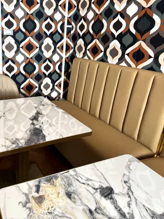 Bed & Chic art rooms