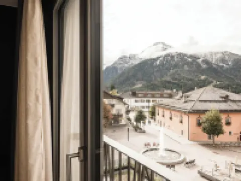 The Post Apartments Hotels in Dobbiaco